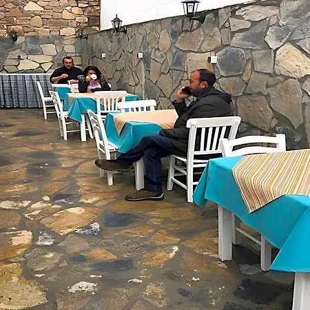 Tenes Hotel Tenedos
