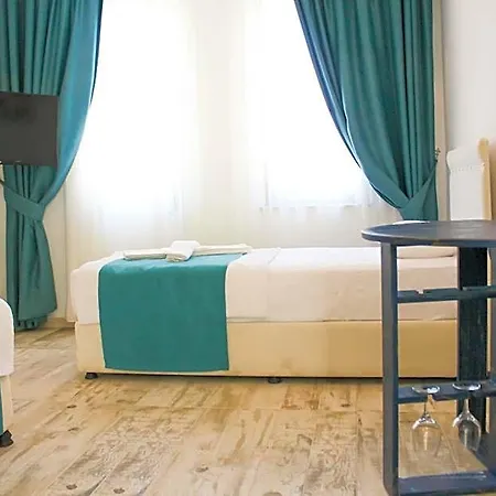 Tenes Hotel 3*