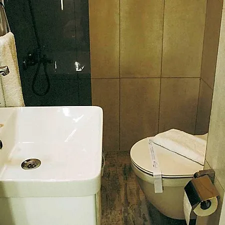 Tenes Hotel Tenedos